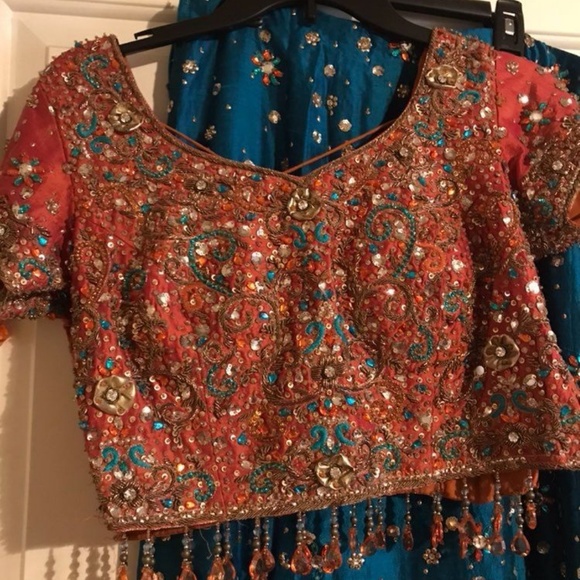 Gorgeous Stitched Lehenga Choli Dupatta Set Size M - Picture 4 of 6